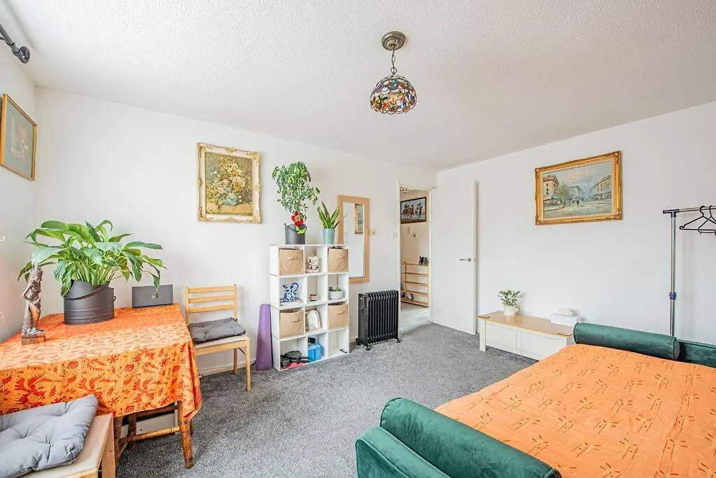 Home Away Home Near Heathrow Airport Cowley